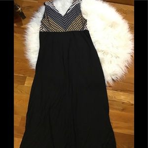 Women’s size 2X V-neck sleeveless maxi dress K